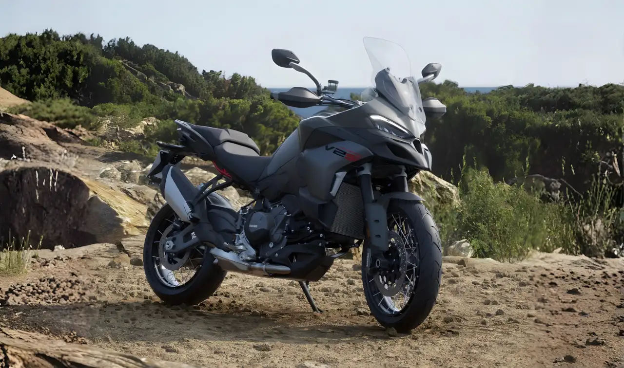 Ducati Multistrada V2S 2026 chega ao Brasil: Preços, cores e detalhes da nova crossover