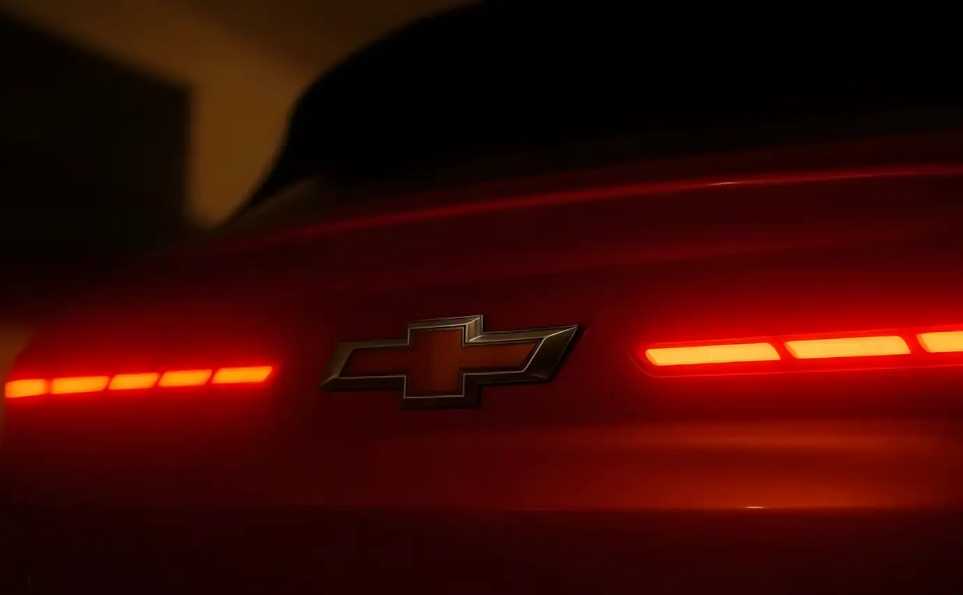 Chevrolet Sonic 2027 chega em maio com motor 1.0 Turbo: versões e recursos do SUV cupê nacional