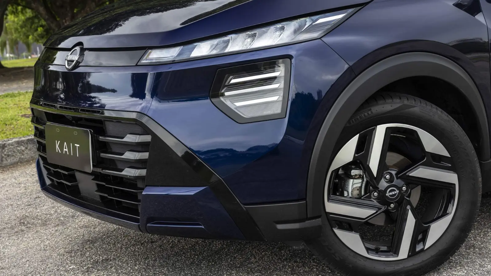 Nissan Kait 2026 versão Sense com faróis LED e rodas de 17 polegadas