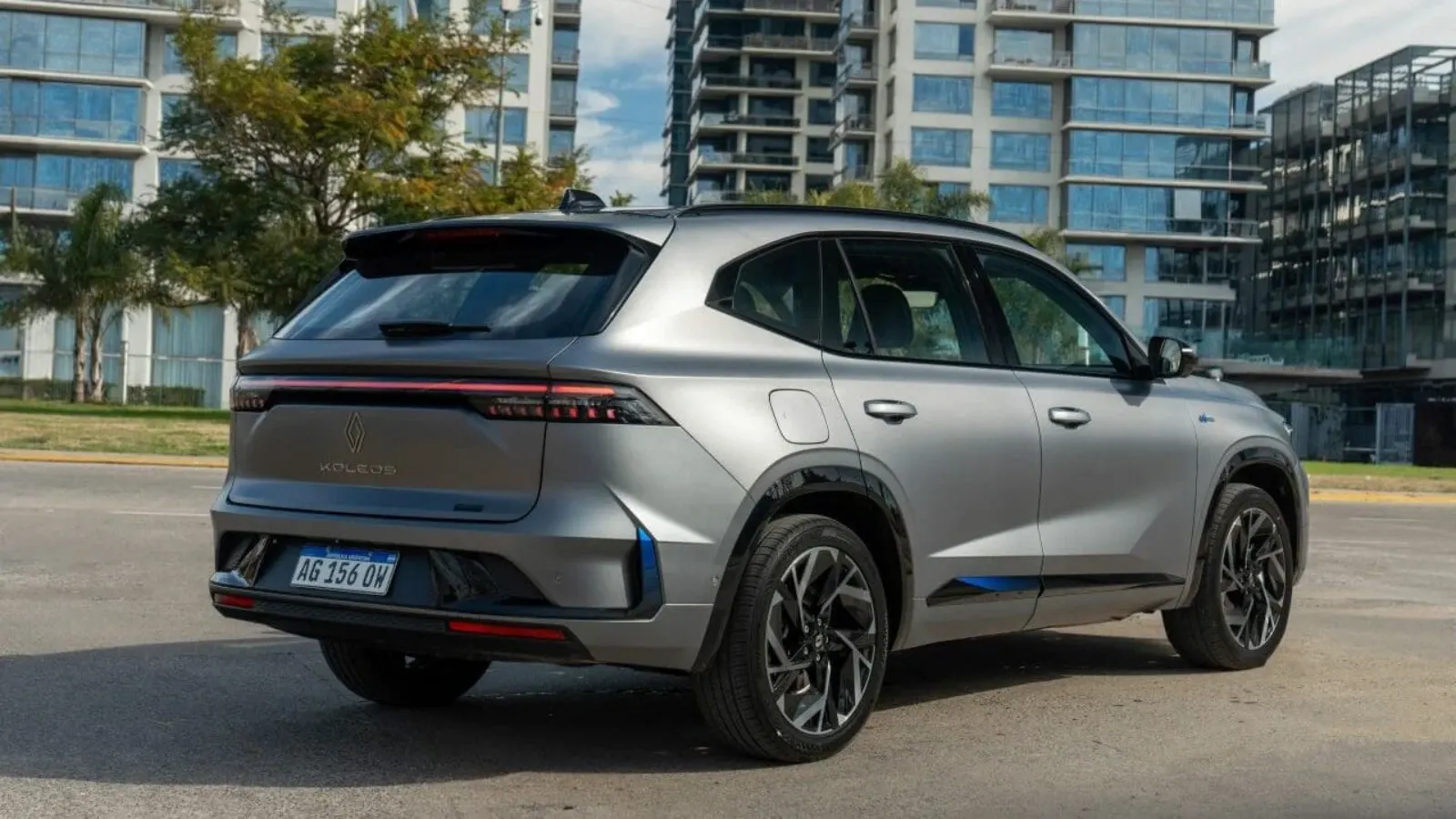 Renault Koleos híbrido 2026 de frente, SUV importado da Coreia do Sul
