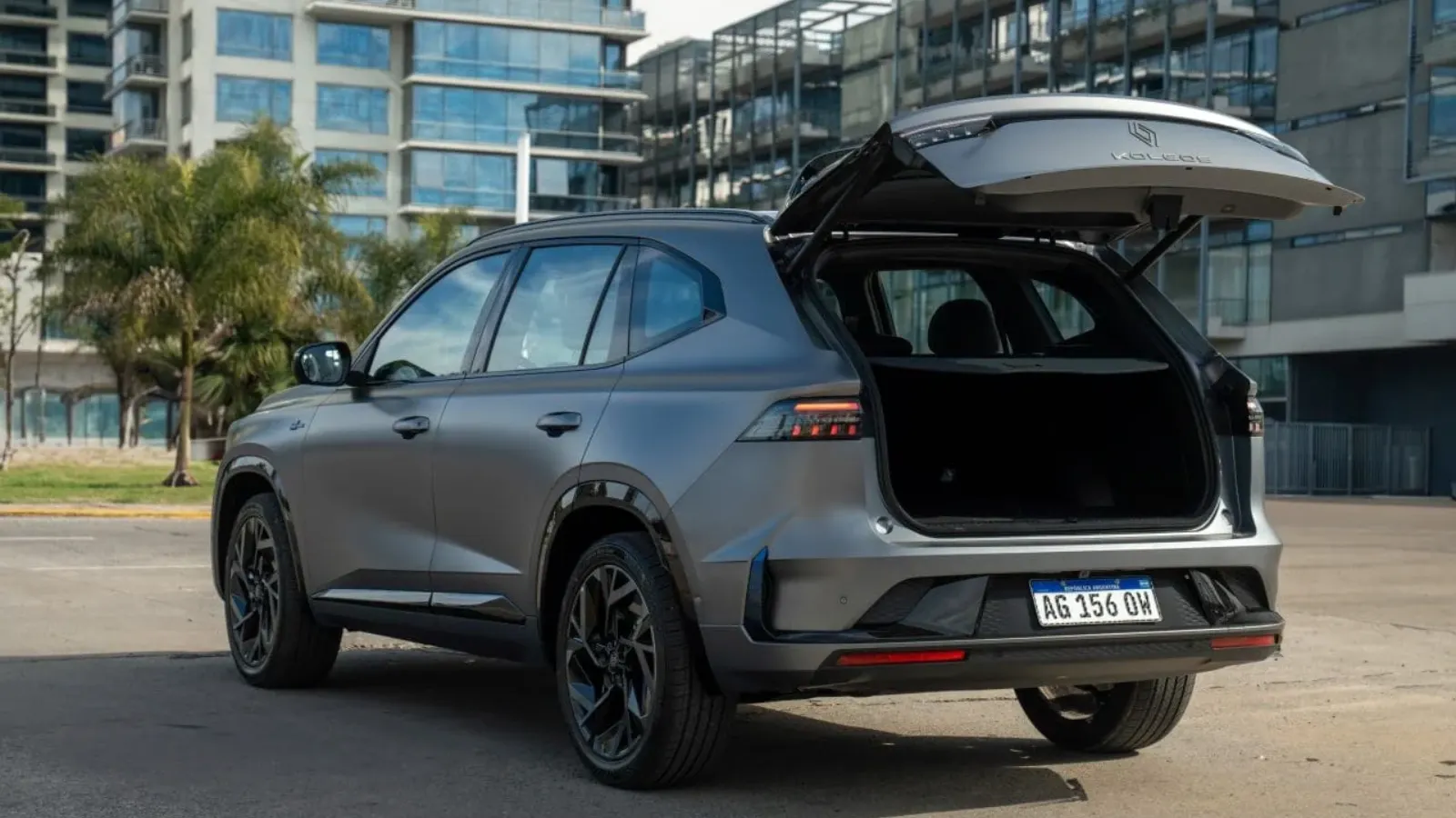 Renault Koleos híbrido 2026 de frente, SUV importado da Coreia do Sul