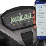 Painel LCD da Yamaha Fluo 2027 exibindo conexão ao smartphone via Y-Connect