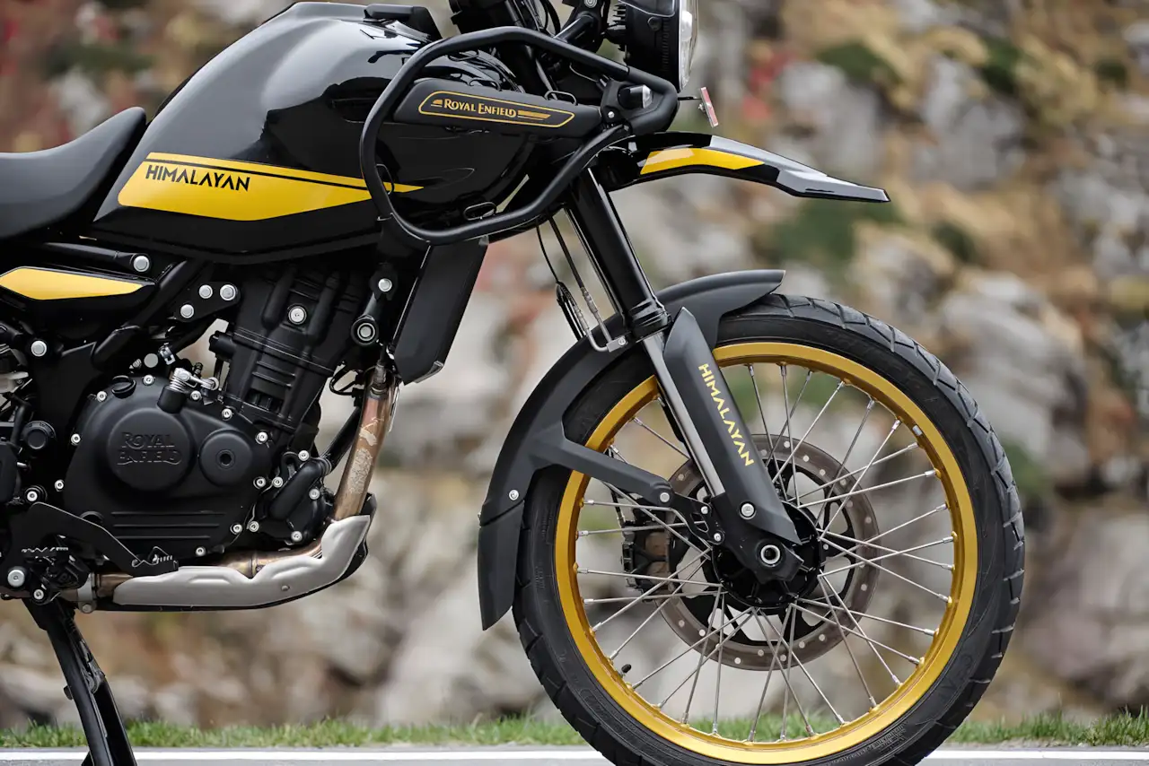 Bajaj Dominar 400 x Himalayan 450: Qual a melhor?