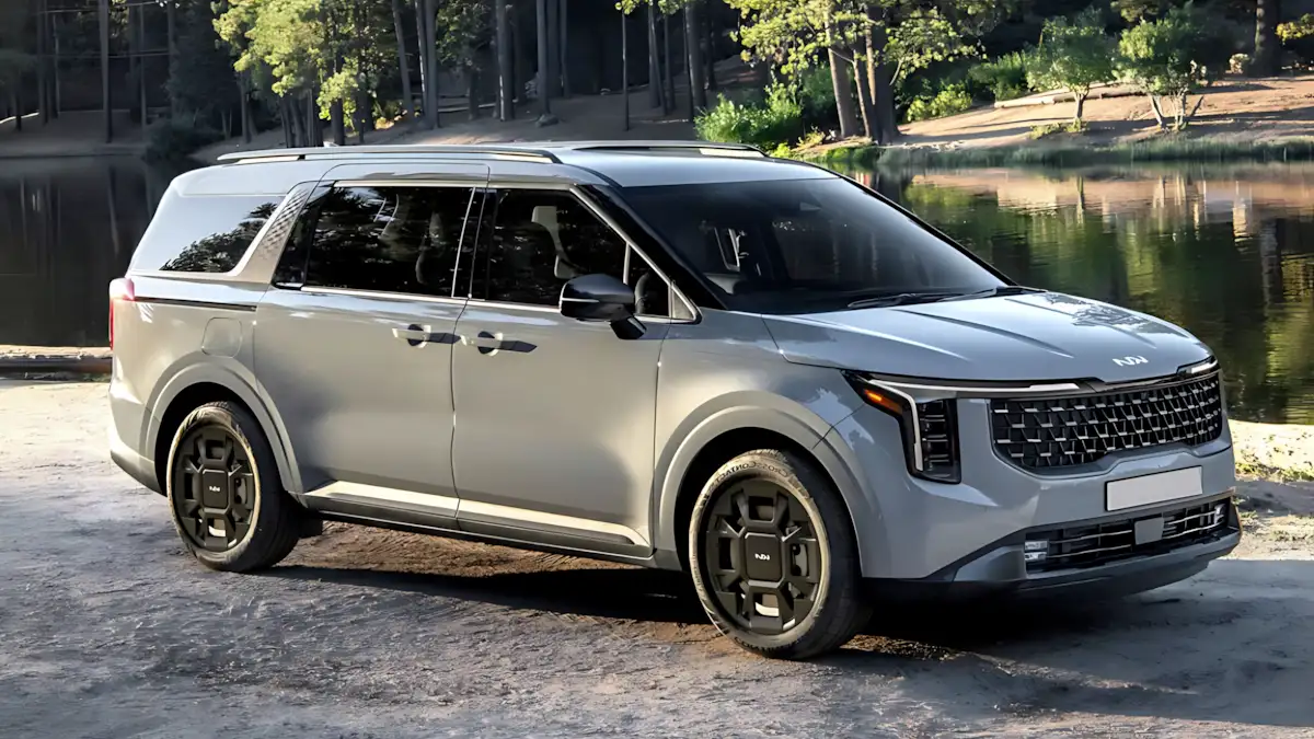 Minivan híbrida Kia Carnival 2027 tem 245 cv, faz 11,9 km/l na cidade, mas perdeu 27 cv no caminho
