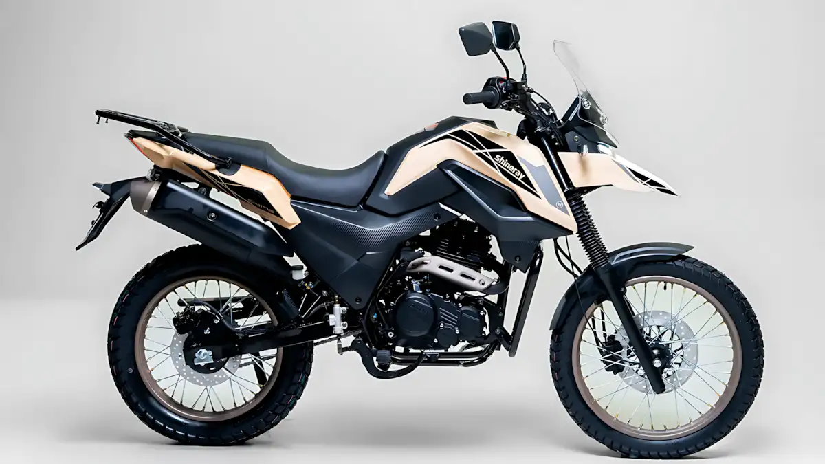 Nova SHI 175 2026 é a trail de R$ 16 mil com farol de BMW que a Shineray acaba de lançar no Brasil