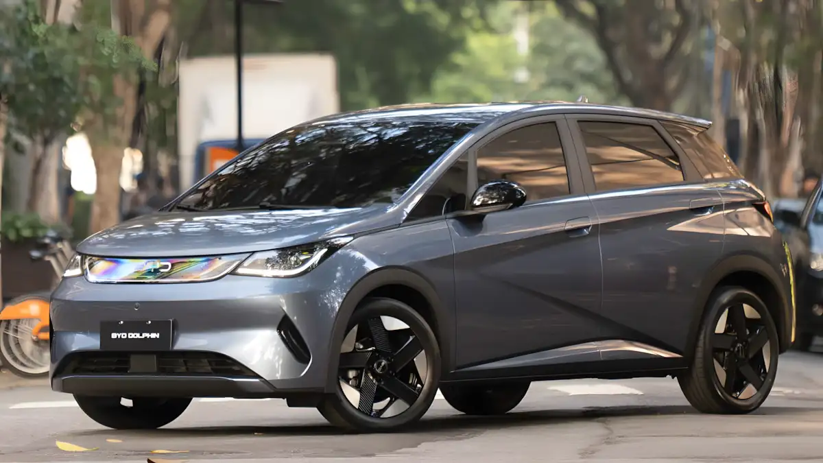 Novo BYD Dolphin SE 2027 estreia com mais potência e muda tudo por dentro