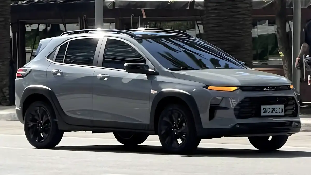 chevrolet-sonic-2027-flagrado (2) Chevrolet Sonic 2027: o que a GM confirmou e o que ainda é aposta do mercado