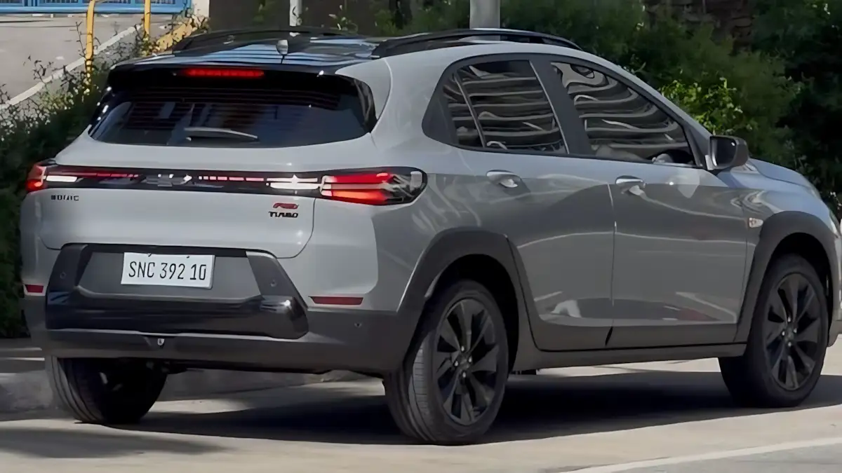 chevrolet-sonic-2027-flagrado (3) Chevrolet Sonic 2027: o que a GM confirmou e o que ainda é aposta do mercado