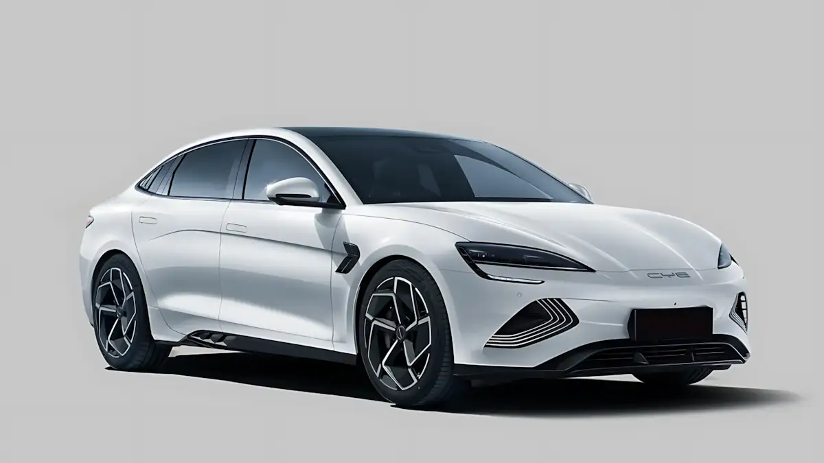 BYD Seal 2027 sobe R$ 50 mil, mas o que realmente mudou no elétrico mais rápido da marca no Brasil?