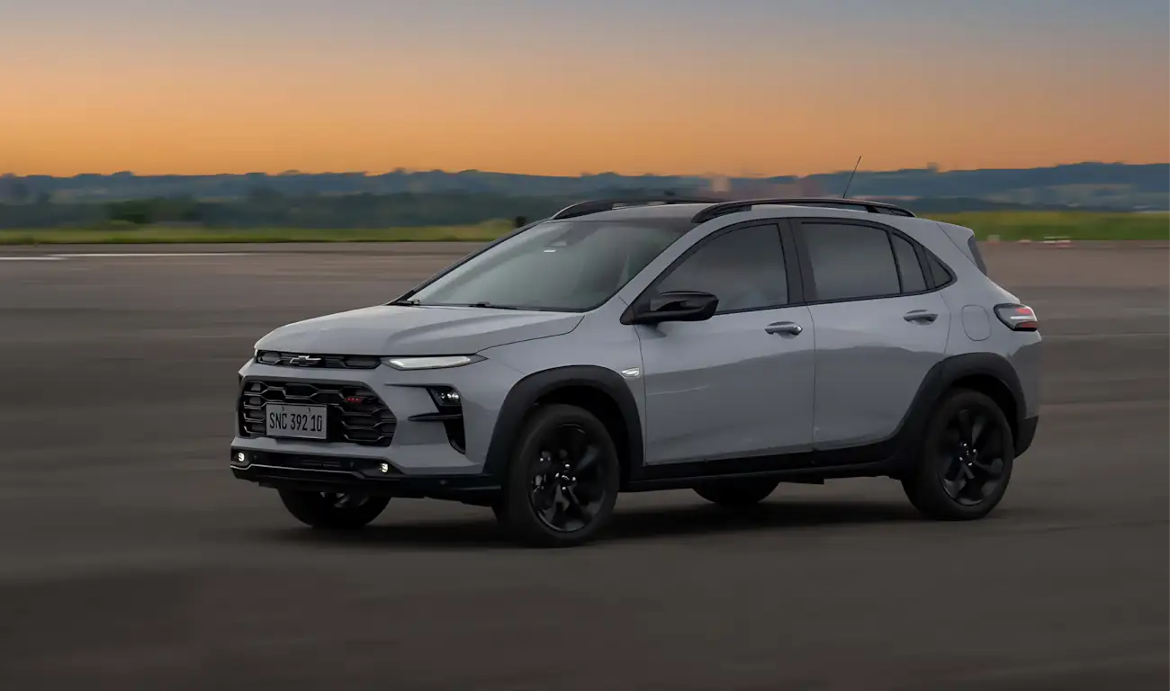 Chevrolet Sonic 2027 Premier vs RS: o que muda entre as versões e se vale pagar R$ 6 mil a mais