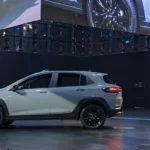 Novo Chevrolet Sonic 2027 estreia pacote ADAS e motor de 115 cv a partir de R$ 129.990