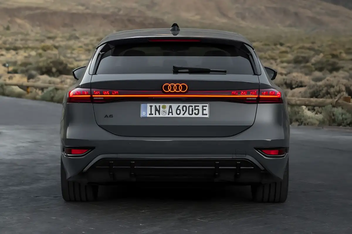 Audi A6 Avant tron Line 2027