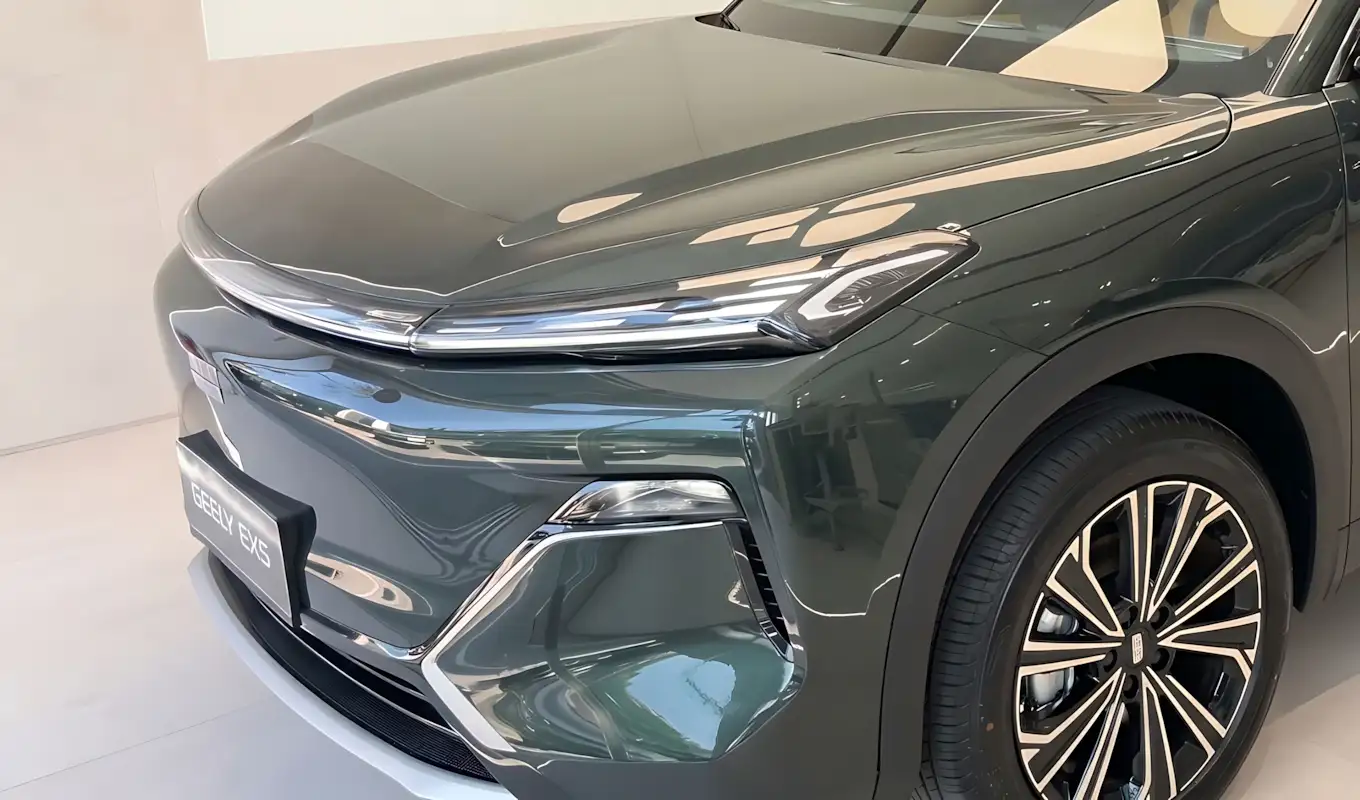 Geely EX5 EM-i Ultra 2027 custa R$ 10 mil menos que o Haval H6 PHEV