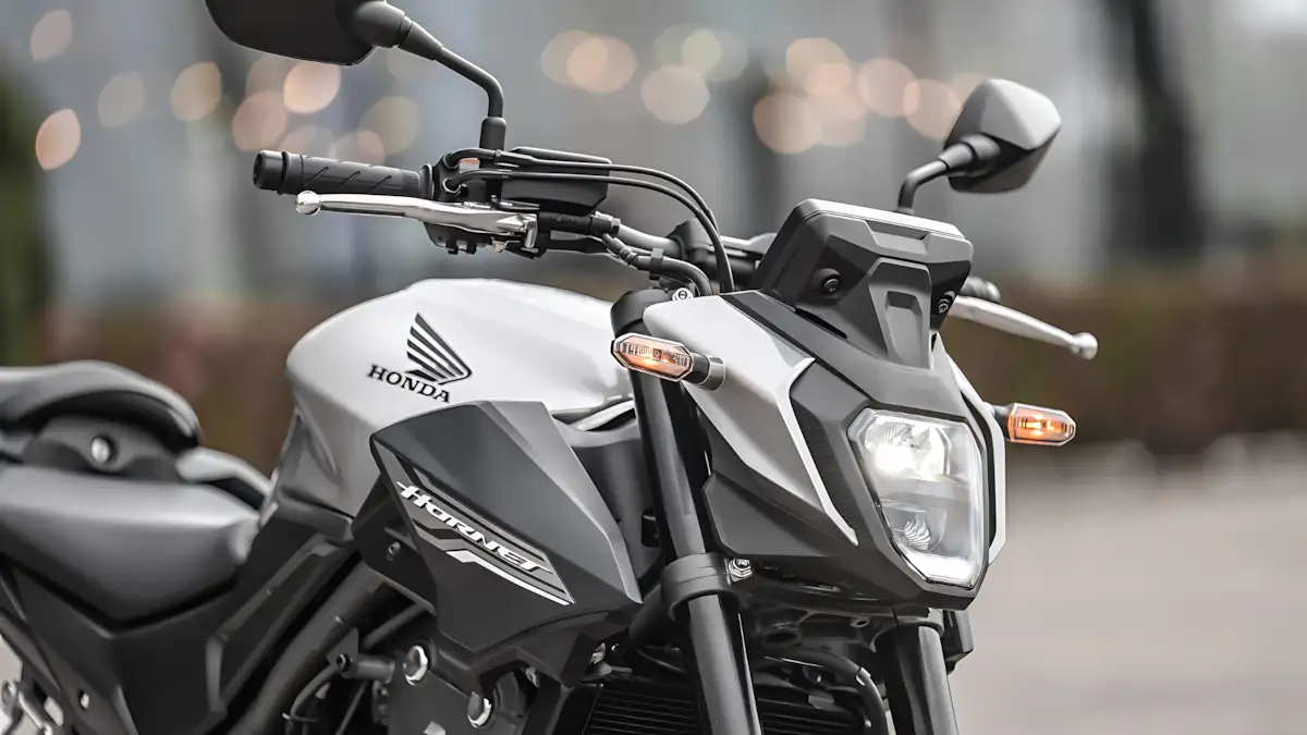 Honda CB500 Hornet 2027 chega ao Brasil por R$ 43.470 com nova cor