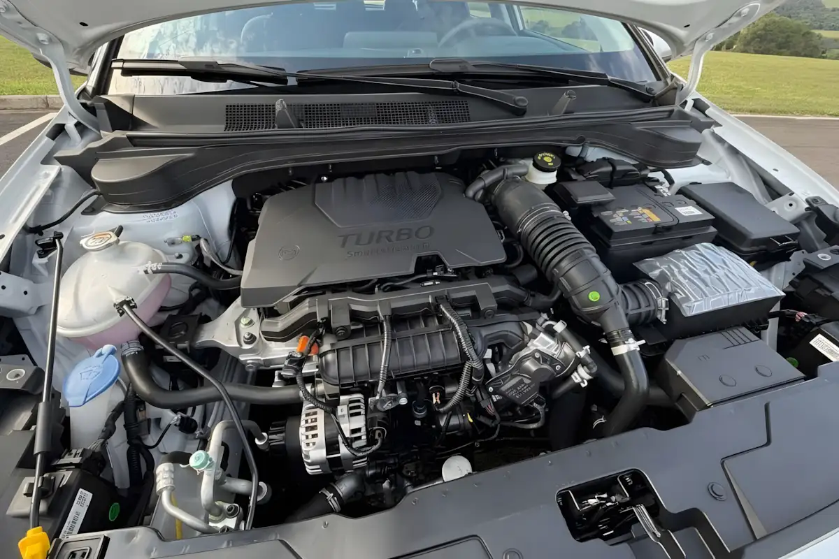 Cofre do motor Kappa 1.0 turbo GDI do Hyundai i20 2027