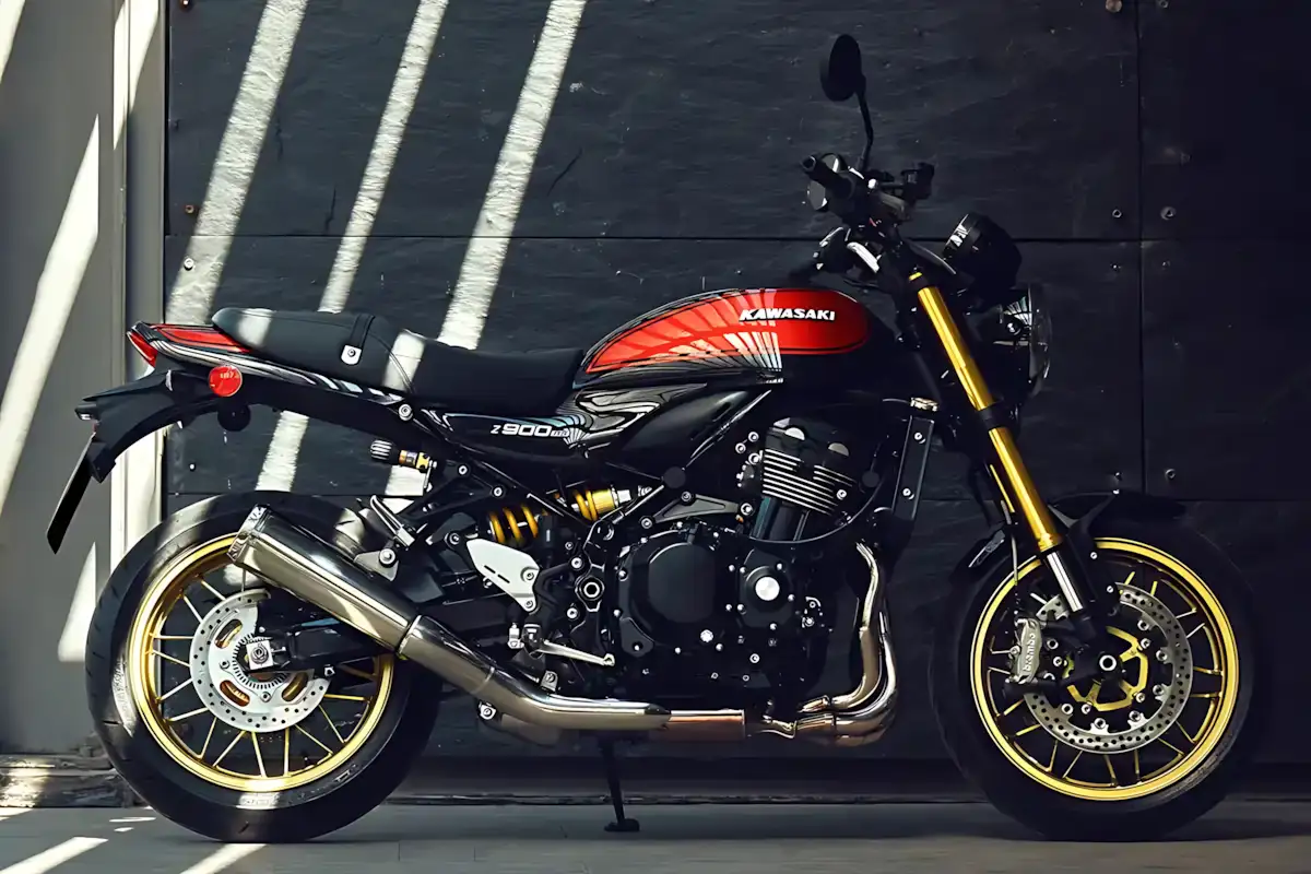 Kawasaki Z900RS 2027 estreia no Brasil em três versões