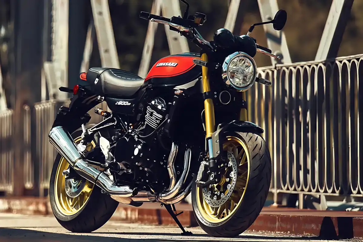 Kawasaki Z900RS 2027 estreia no Brasil em três versões; veja detalhes e preços