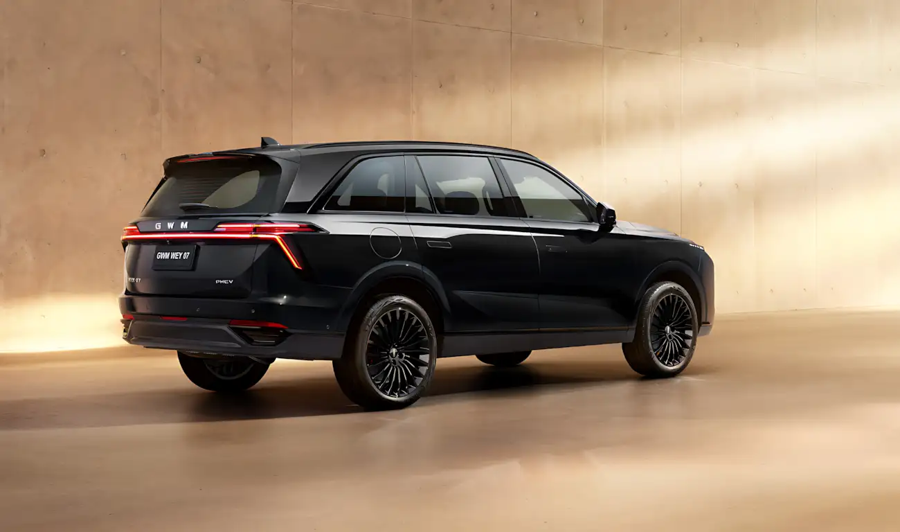 GWM Wey 07 Dark Edition com carroceria preta e rodas de 21 polegadas
