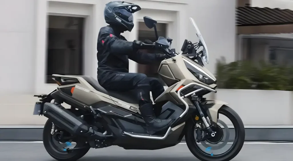 Zontes 368G 2027 chega ao Brasil por R$ 45.800 com câmeras embutidas e CVT adventure