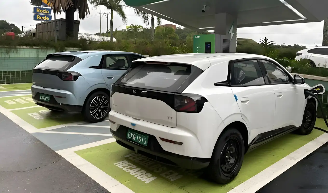 Arcfox T1 testes primeiro modelo da BAIC no Brasil