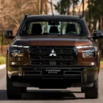Mitsubishi Triton BF///MS de frente na cor Marrom Barroco