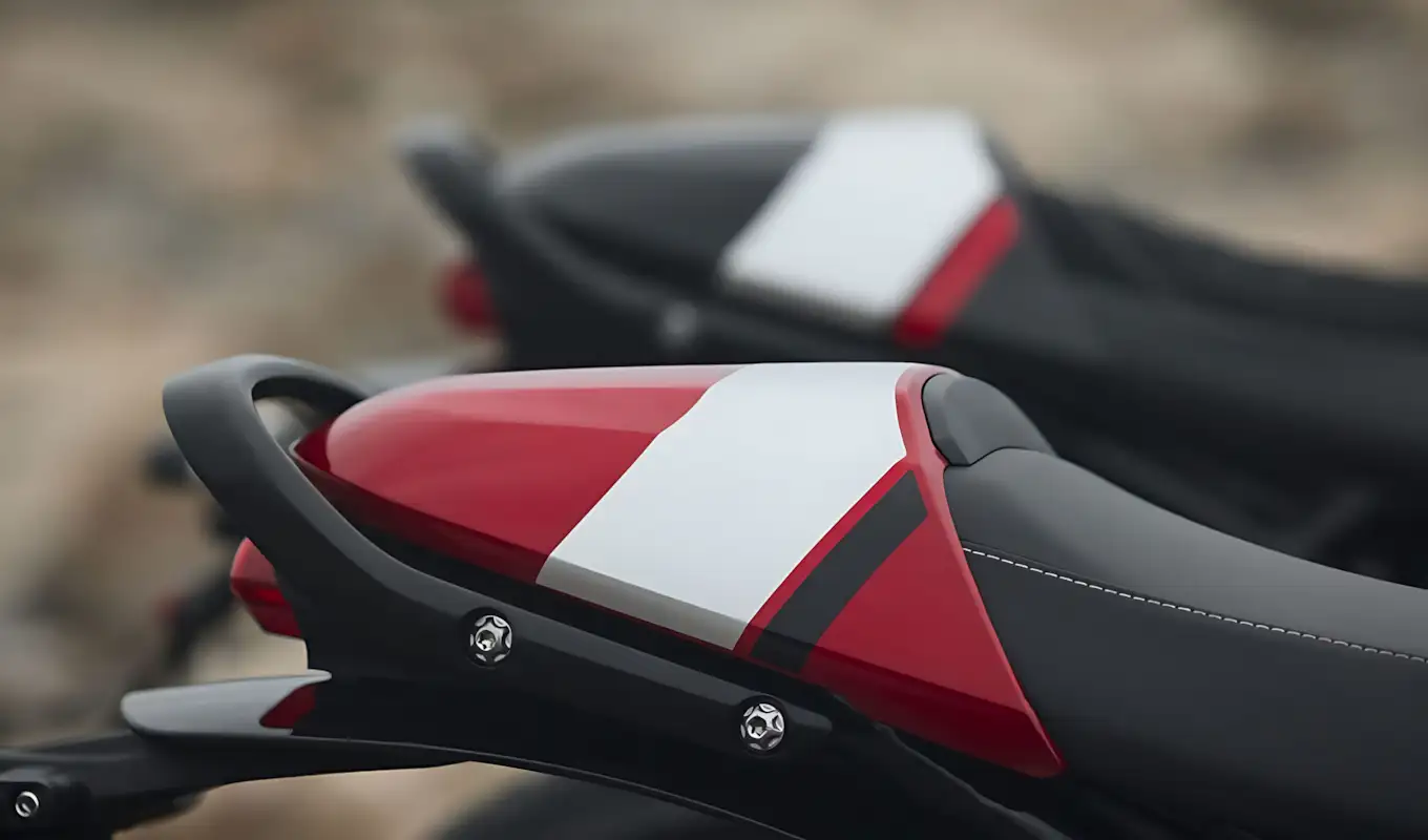 Duas motos da linha 400 aparecem no site de ofertas da marca a partir de R$ 30.990